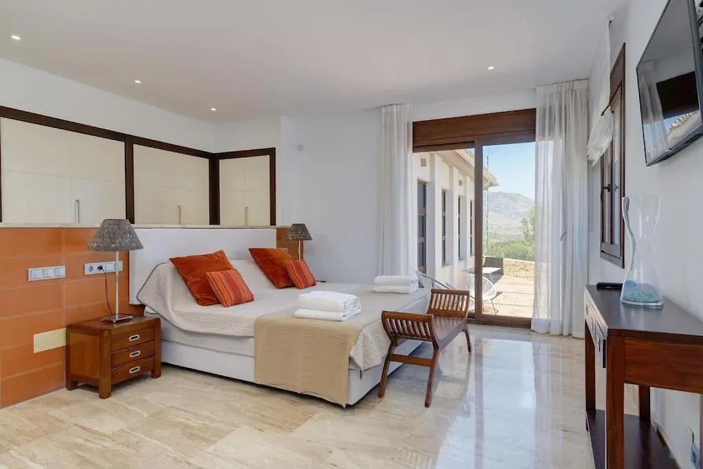 Villa Uno - Stunning 4 Bedroom Villa With Pool Málaga 0*,  Spanien