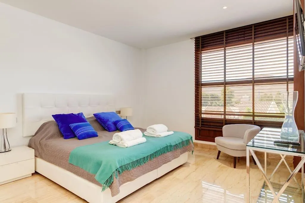 Villa Uno - Stunning 4 Bedroom Villa With Pool Malaga Spain
