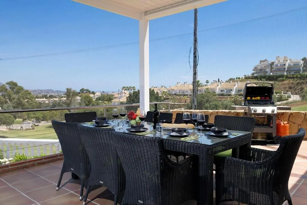 Villa Uno - Stunning 4 Bedroom Villa With Pool Malaga