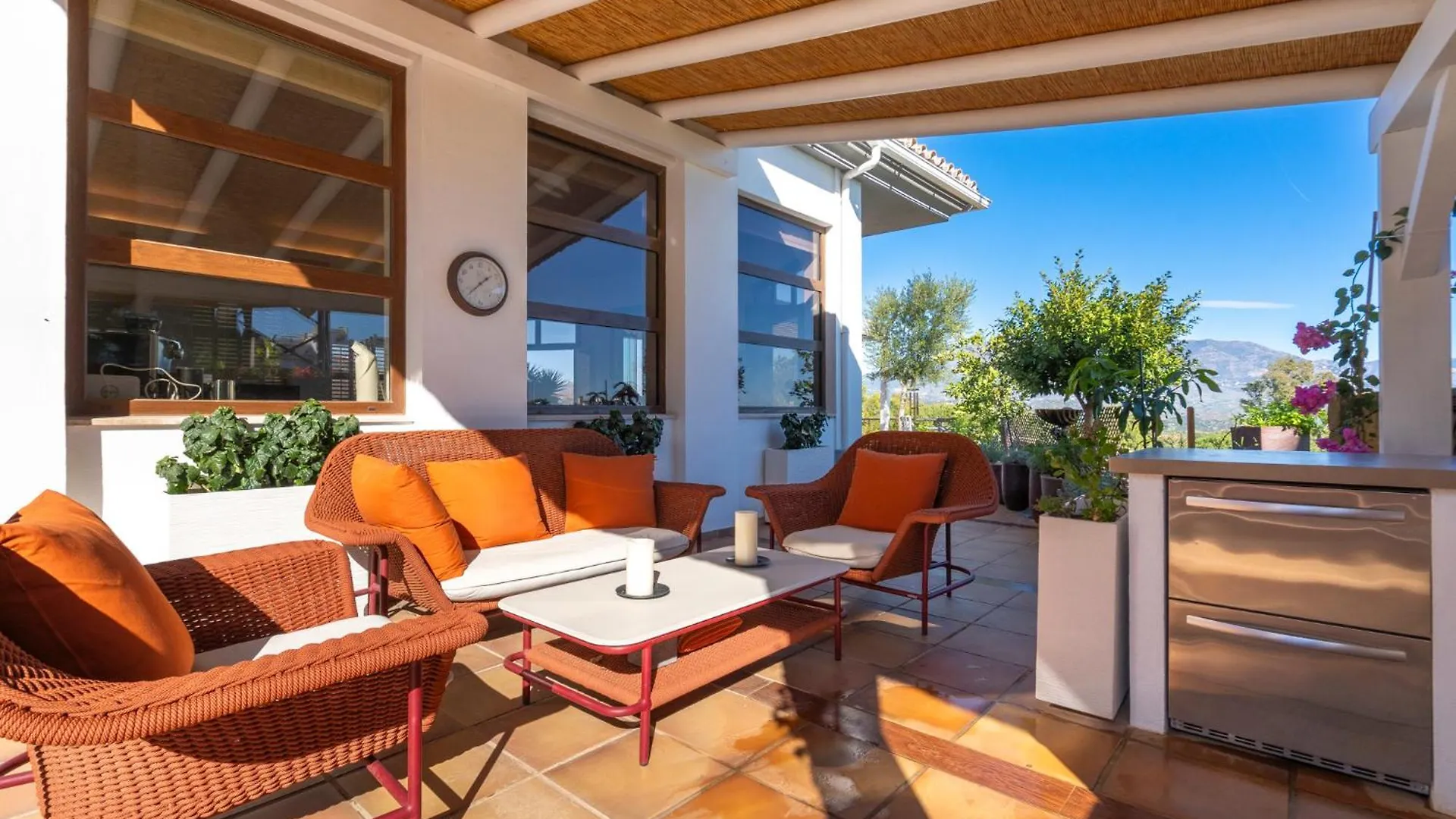 Villa Uno - Stunning 4 Bedroom Villa With Pool Malaga Spain