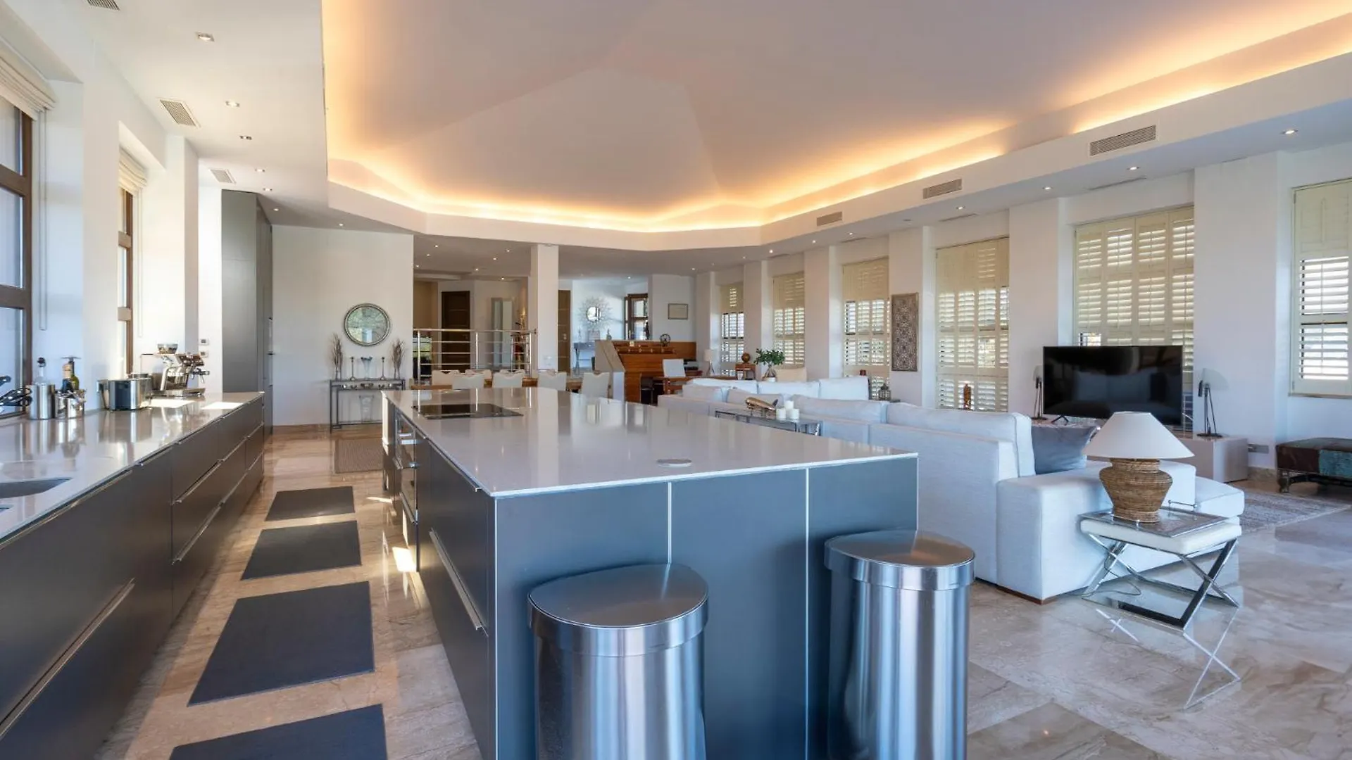 Villa Uno - Stunning 4 Bedroom Villa With Pool Malaga 0*,  Spain