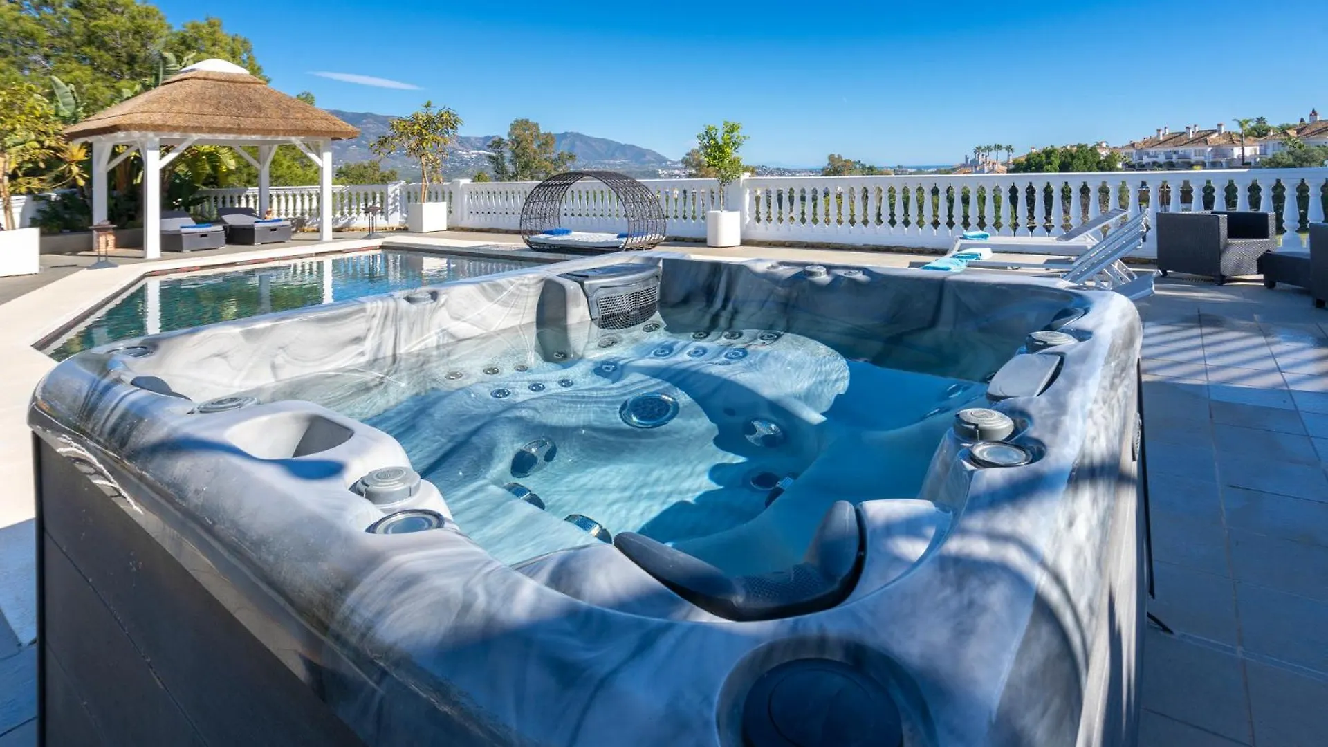 Villa Uno - Stunning 4 Bedroom Villa With Pool Malaga Spain